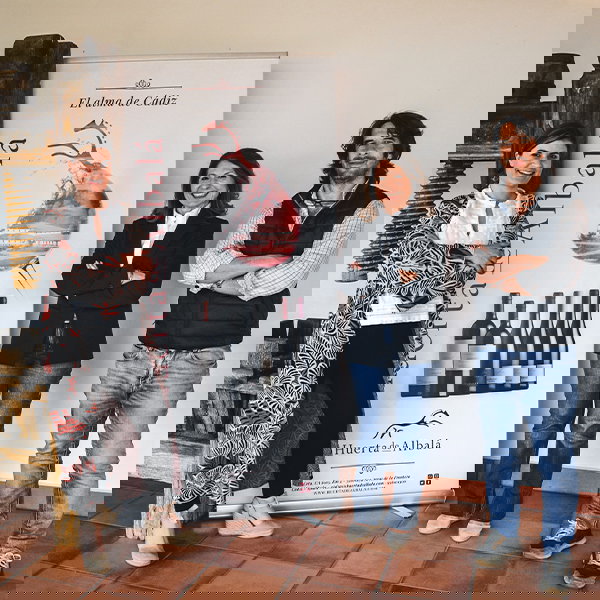 Marta, Pepa y Santiago