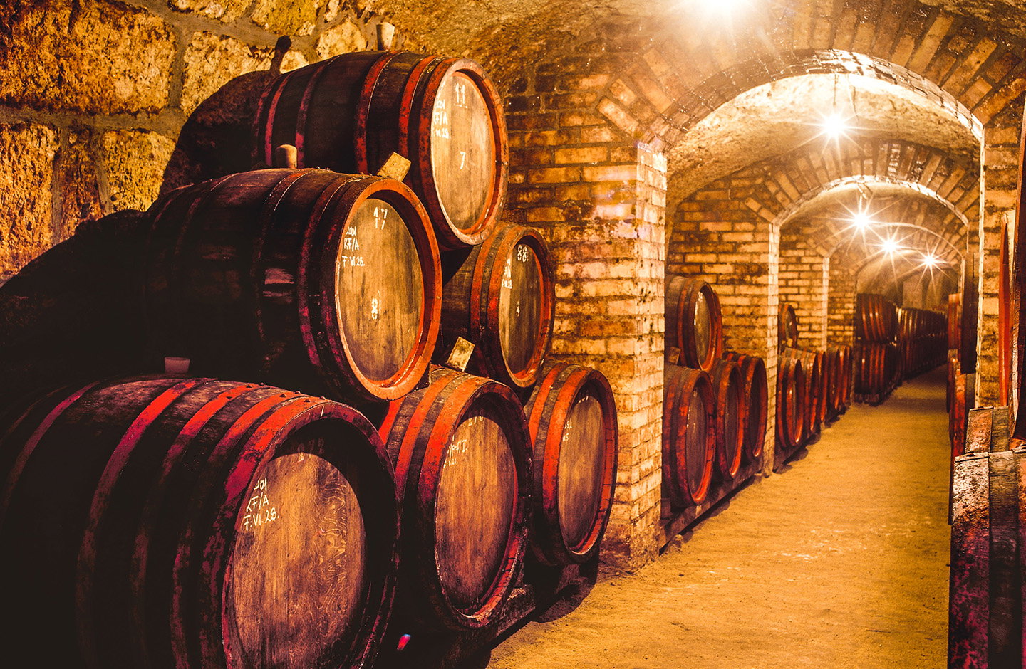 ¡Prueba los mejores vinos naranjas en TRAVINO!